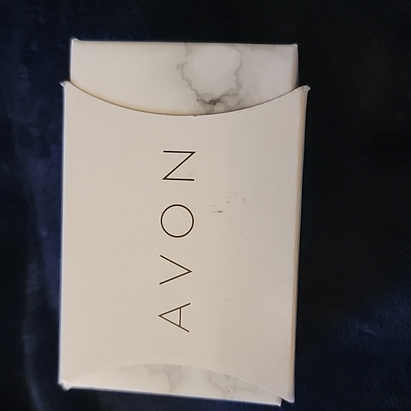 Avon Elegant Silver Swirl Necklace and Earring Set New In Box - Picture 7 of 9